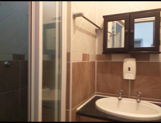 2 BEDROOM FLAT RENTED IN DOONSIDE